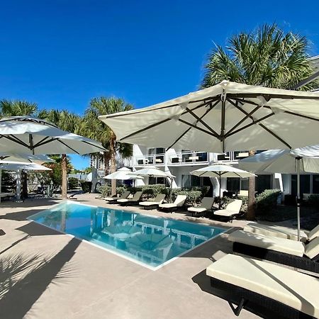 Grace Bay Suites Exterior photo