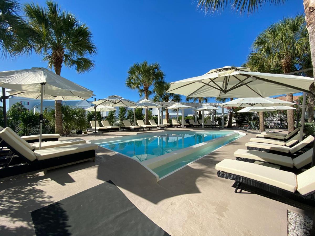 Grace Bay Suites Exterior photo