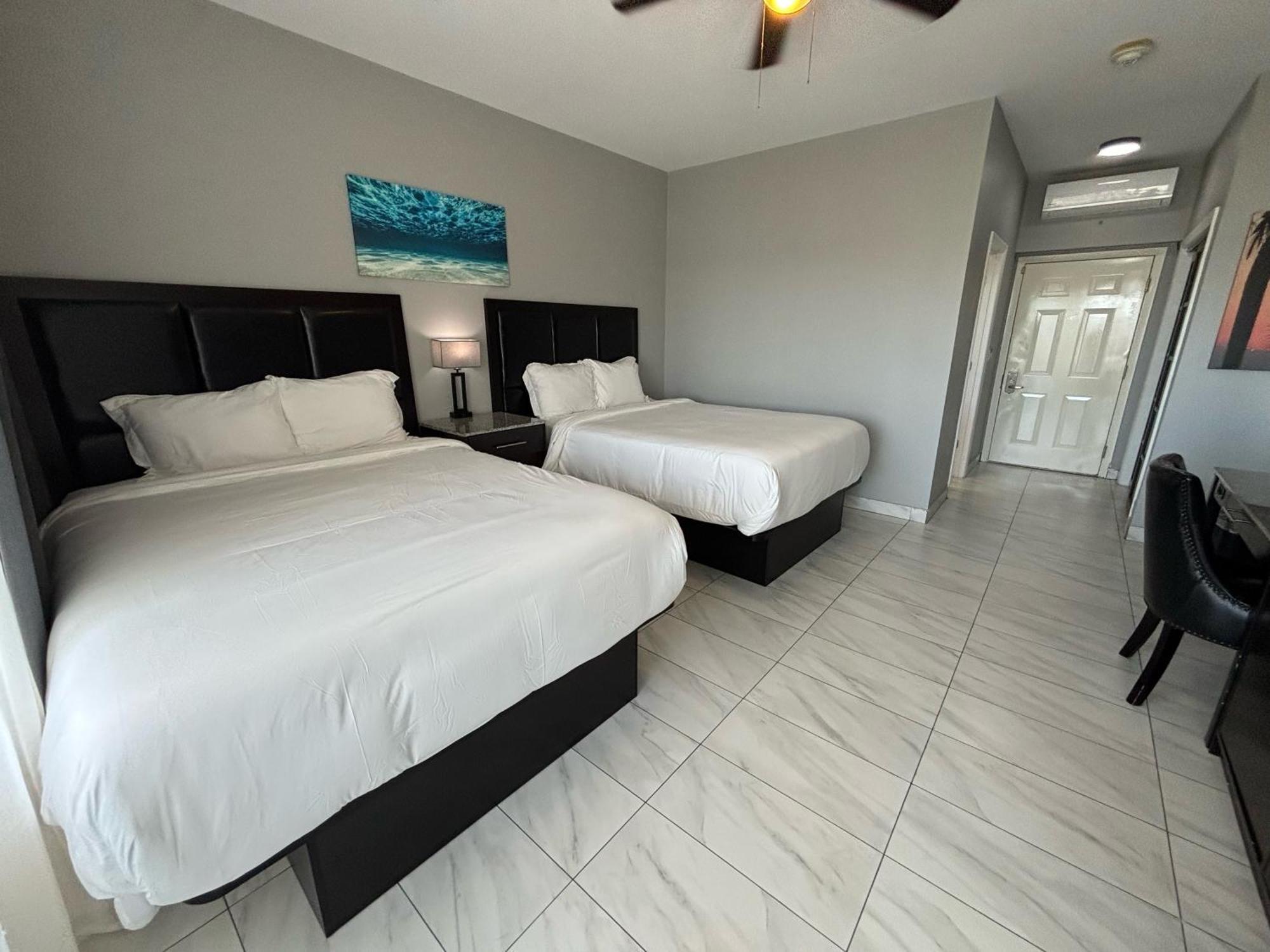 Grace Bay Suites Exterior photo