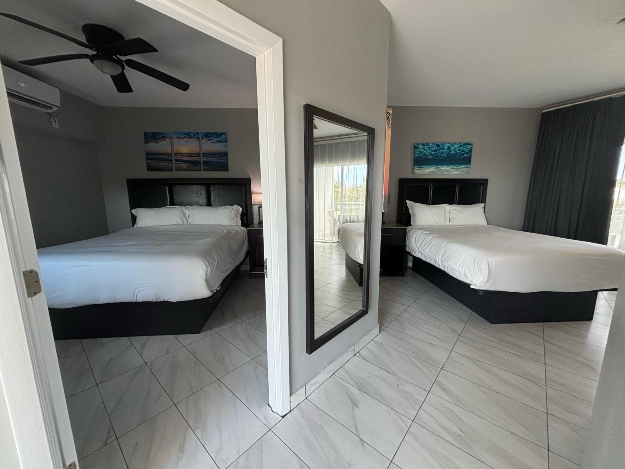 Grace Bay Suites Exterior photo
