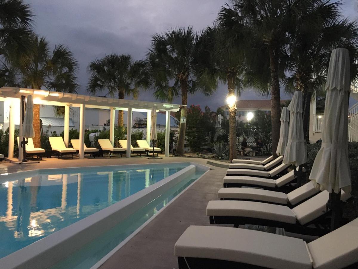 Grace Bay Suites Exterior photo