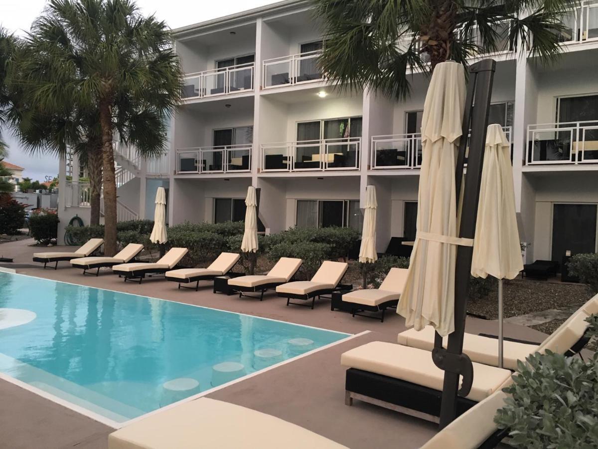 Grace Bay Suites Exterior photo